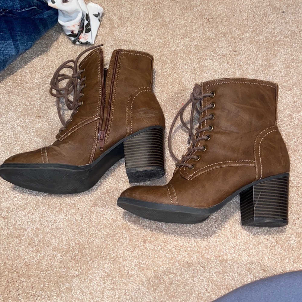 Shoes - Picture 2 of 2